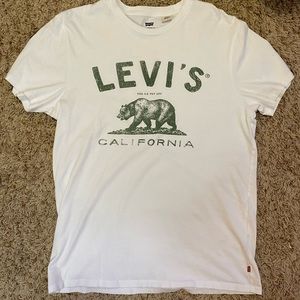 White Levi’s Graphit Tee